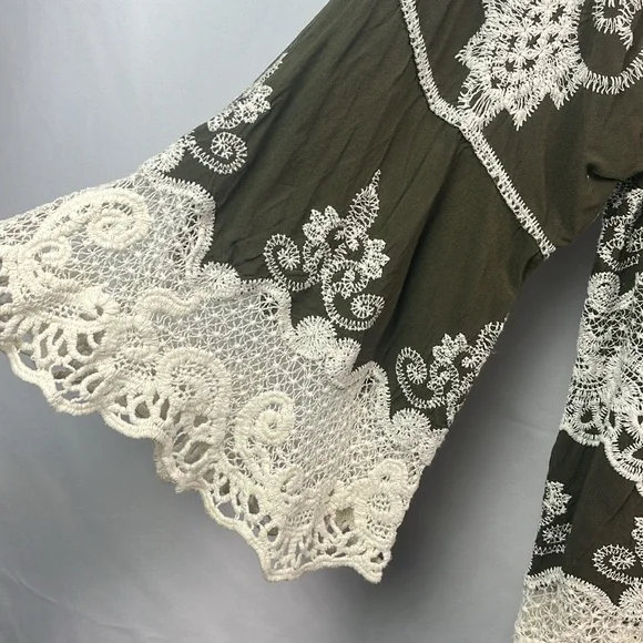 Democracy Olive and Cream Lace Blouse XL - Picture 2 of 9